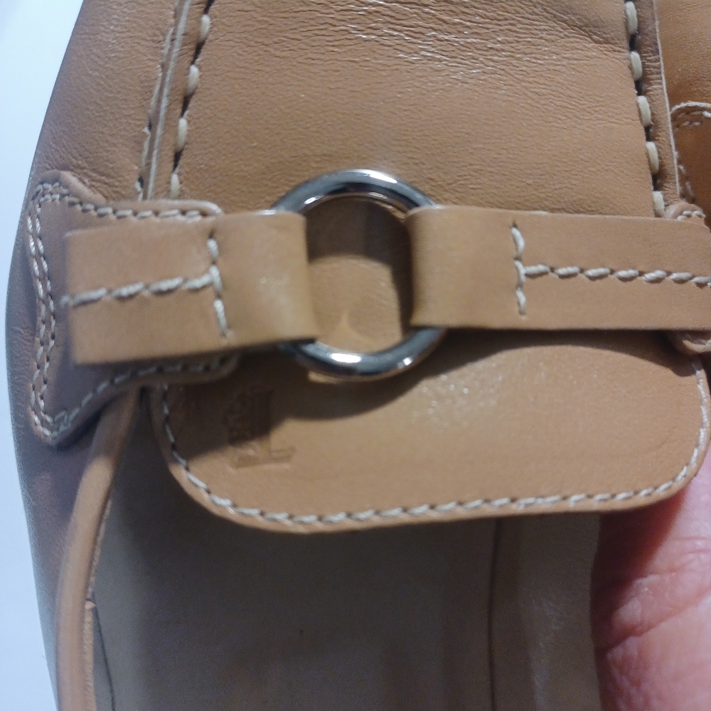 Tod's Classic Tan Leather Loafers - Picture 5 of 11